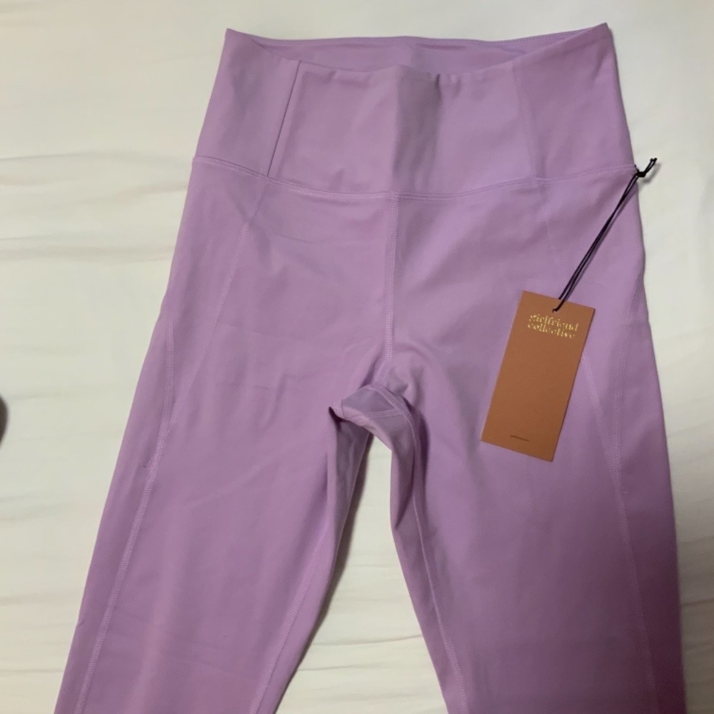 HIGH RISE COMPRESSIVE LEGGINGS - Picture 2 of 4